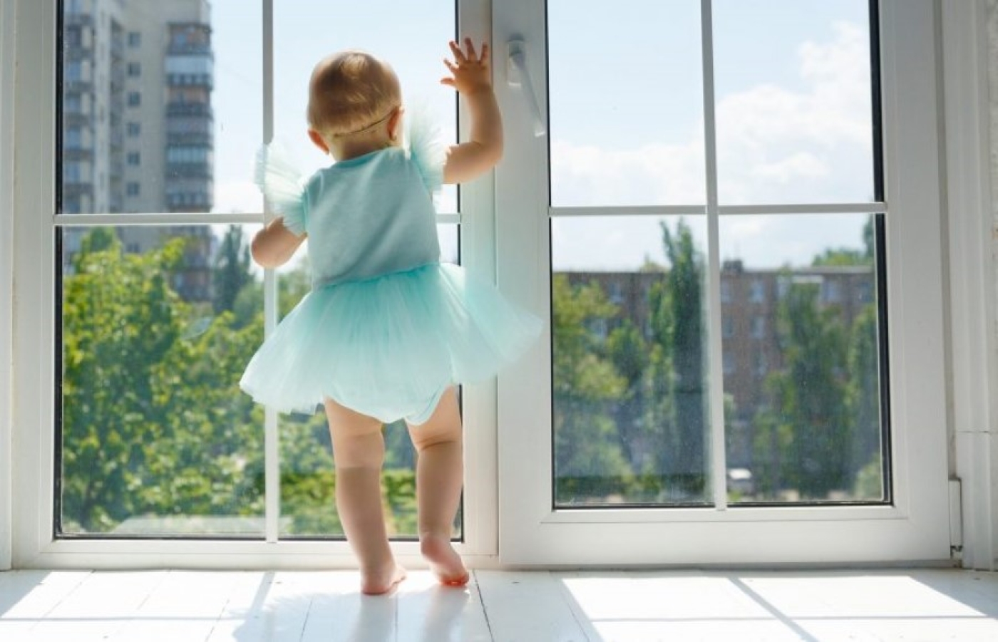 Как уберечь детей от опасностей во время каникул, напомнили в СК