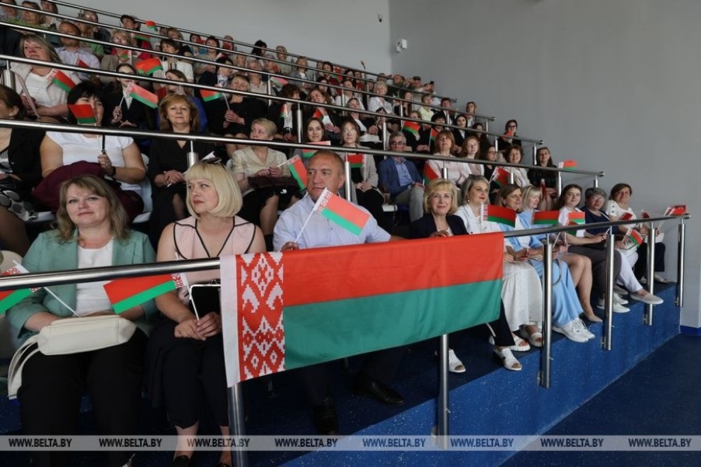 "В следующей пятилетке такой объект должен быть в каждом районе". Лукашенко открыл в Дзержинске новый ФОК