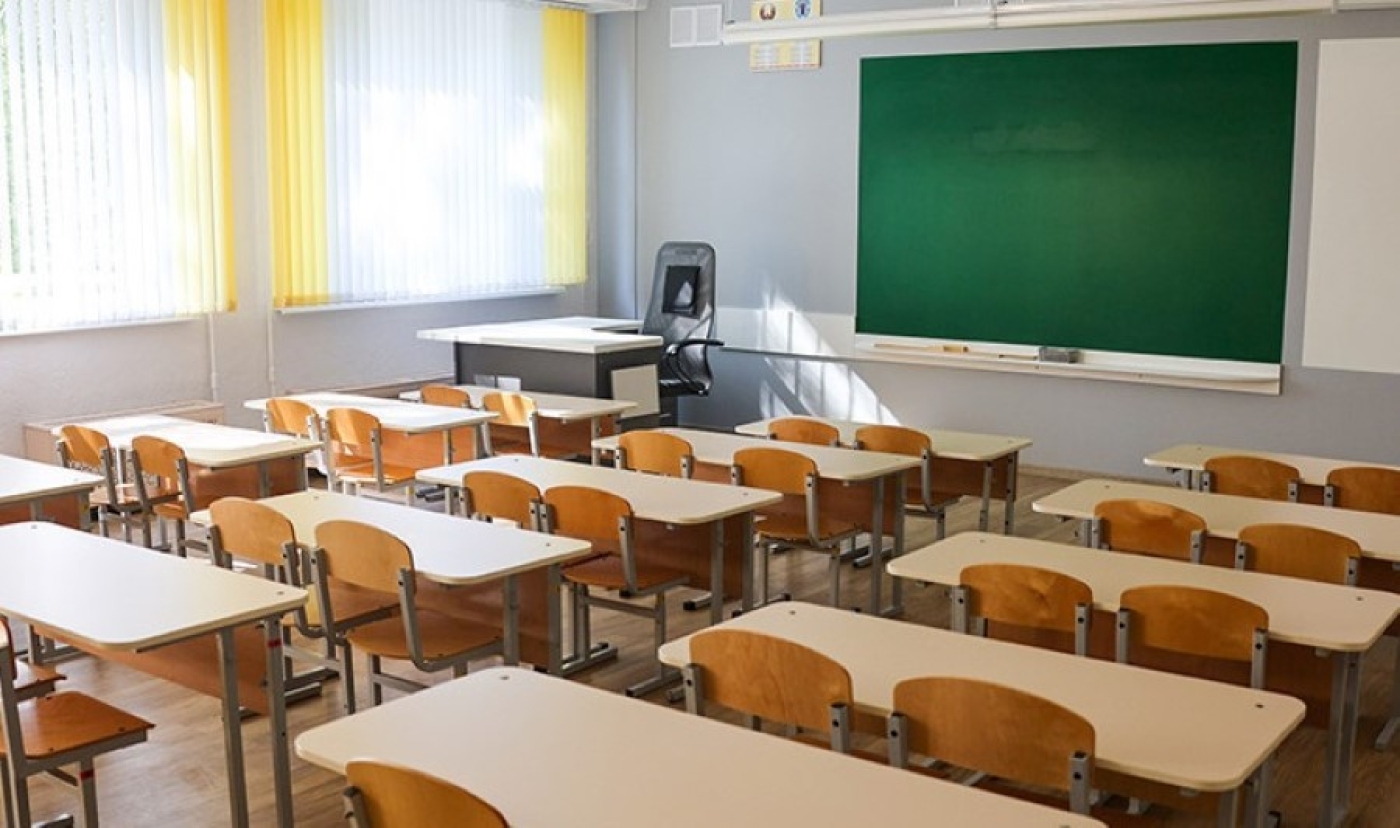 Сколько школьников сядут за парты в сентябре, рассказали в Минобразования