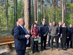 Продолжается благоустройство экотропы в лесном массиве около автовокзала.