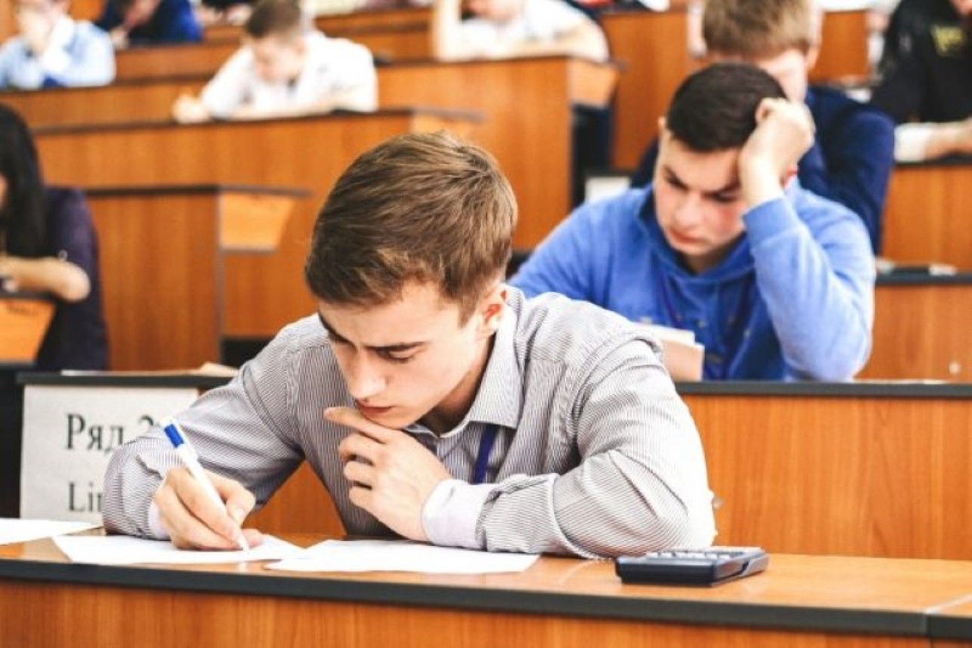 Поступление без стресса. Для абитуриентов открыли «горячие линии» в вузах