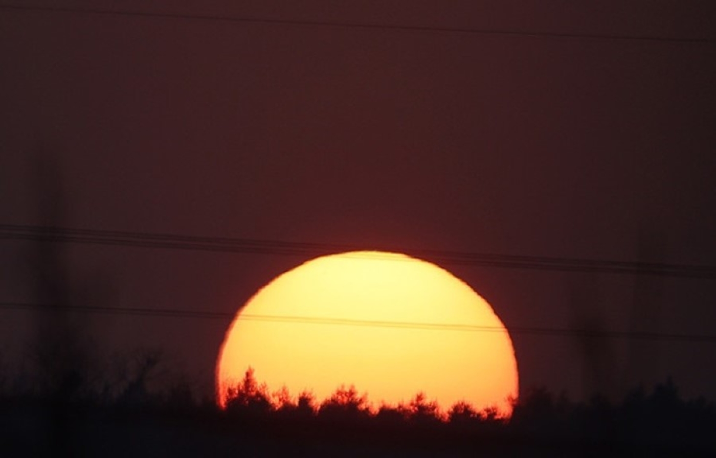 Две сильные вспышки произошли на Солнце за минувший день