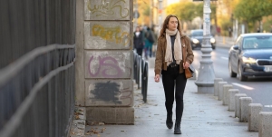 Вас облила машина, проехавшая по луже: что делать, чтобы взыскать компенсацию