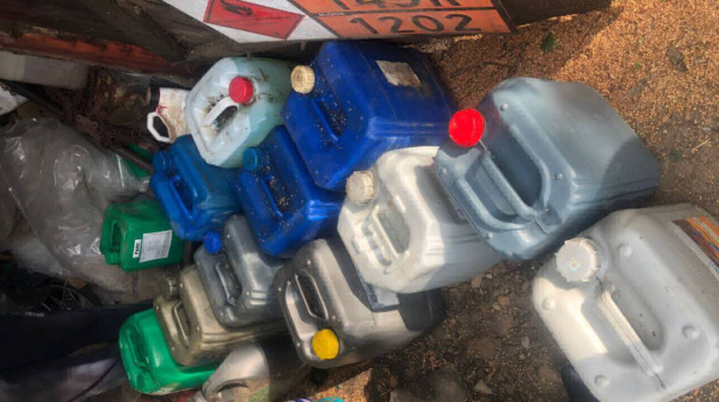 Житель Копыльского района хранил в хозпостройке 220 л окрашенного дизтоплива