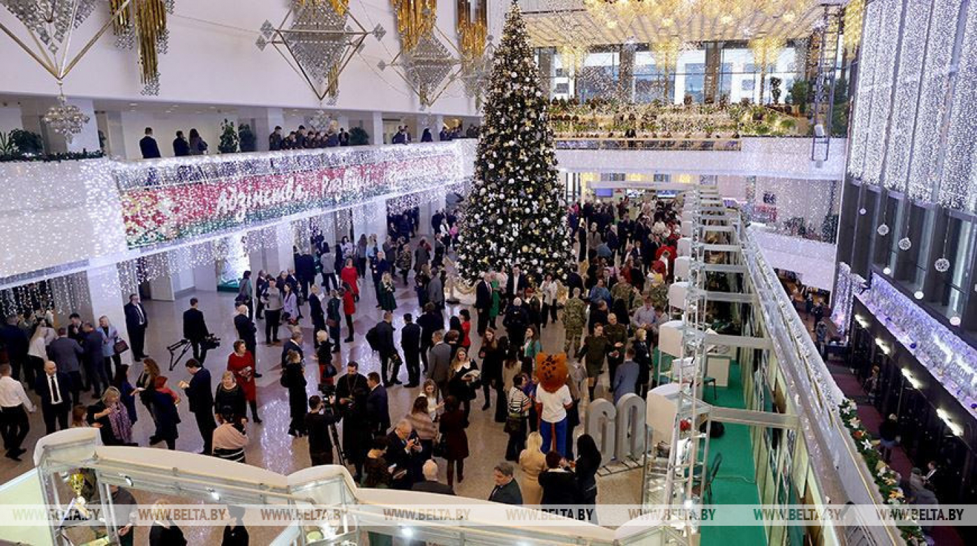 Лукашенко: национальные культуры и традиции нельзя подогнать под единый стандарт, мир прекрасен в своем разнообразии