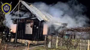 Следователи устанавливают обстоятельства гибели трех человек при пожаре в Каменецком районе