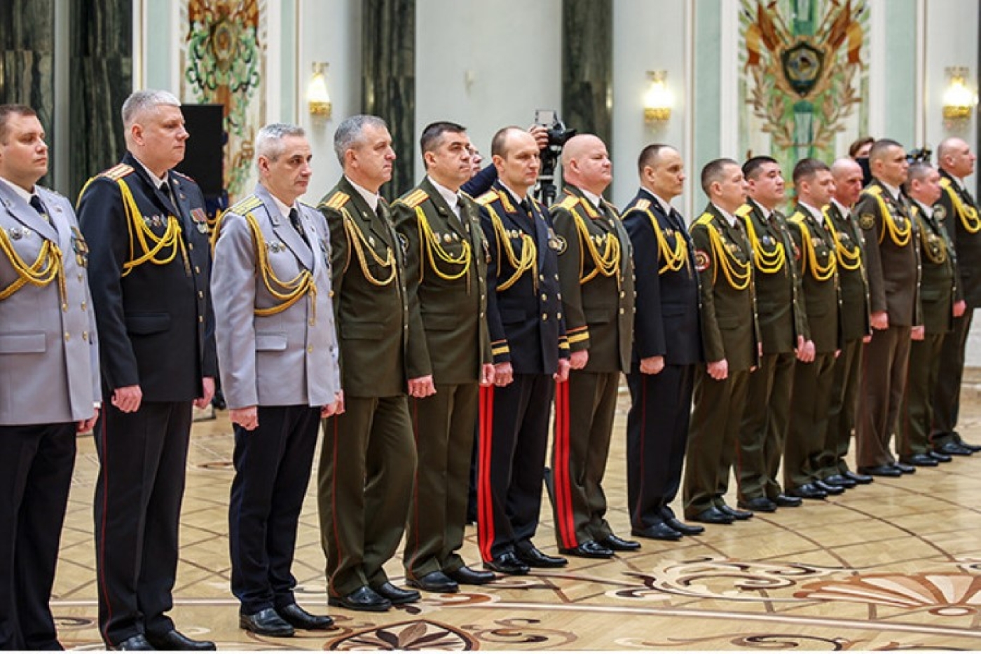 Праздник тех, кто является оплотом мира и стабильности. Лукашенко про День защитников Отечества и ВС