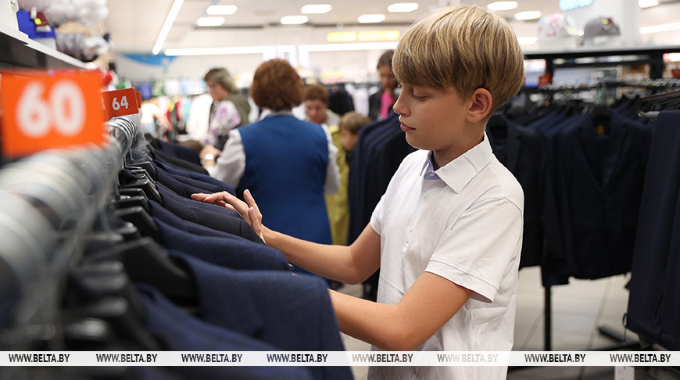 Лукашенко прокомментировал ситуацию со школьной формой