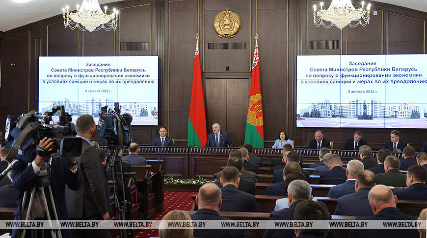 Лукашенко: экономика - вопрос номер один, будет экономика - все у нас получится