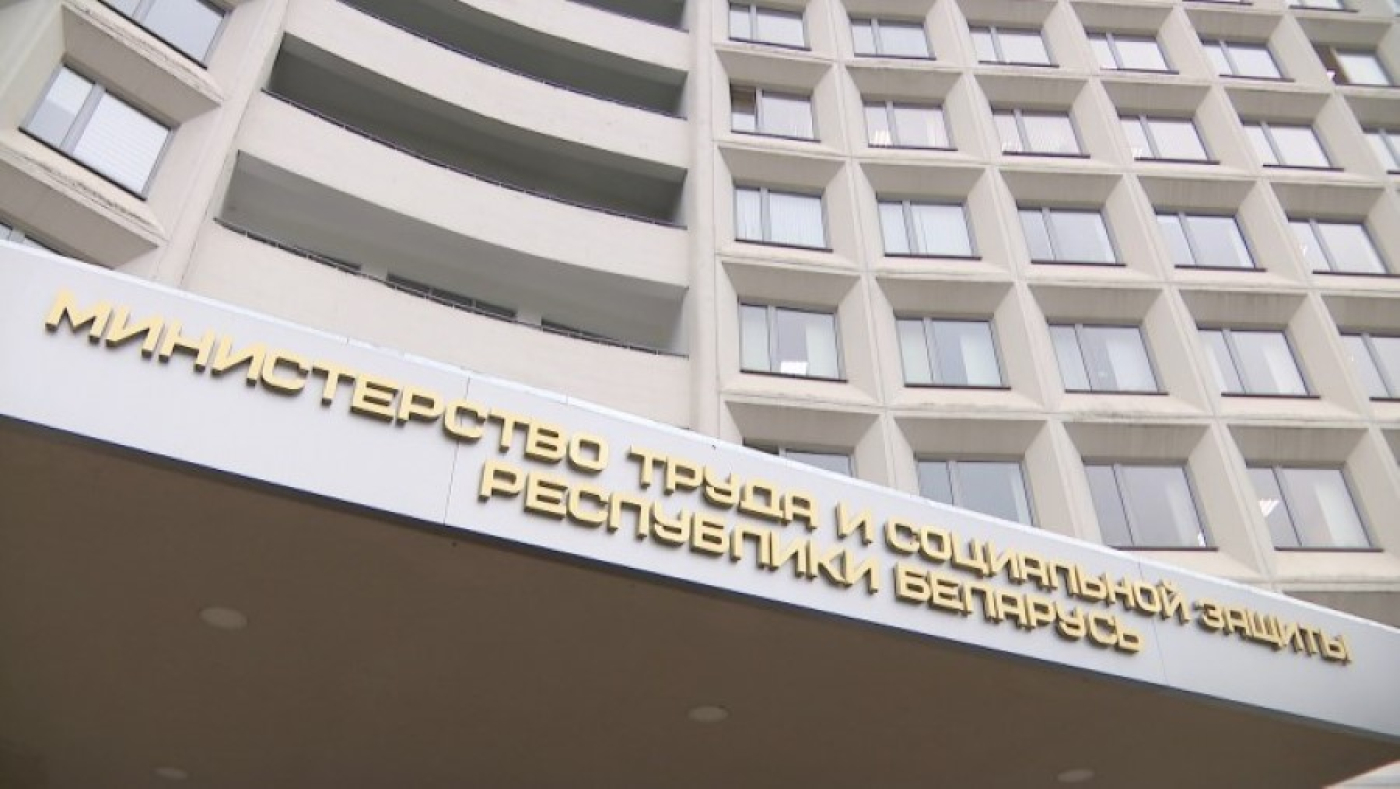 В Министерстве труда рассказали, кто на самом деле должен платить за медосмотр при приеме на работу