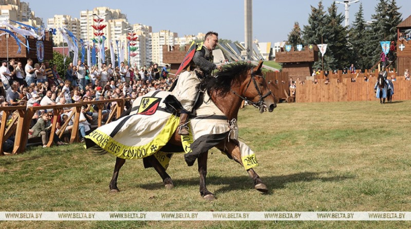 Реконструкция польского похода и штурм замка. Чем удивляет фестиваль "Менск старажытны - 2024"