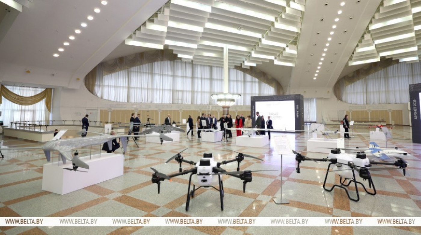 Дрон-художник и "Стрекоза". Лукашенко посетит выставку новейших российских беспилотников