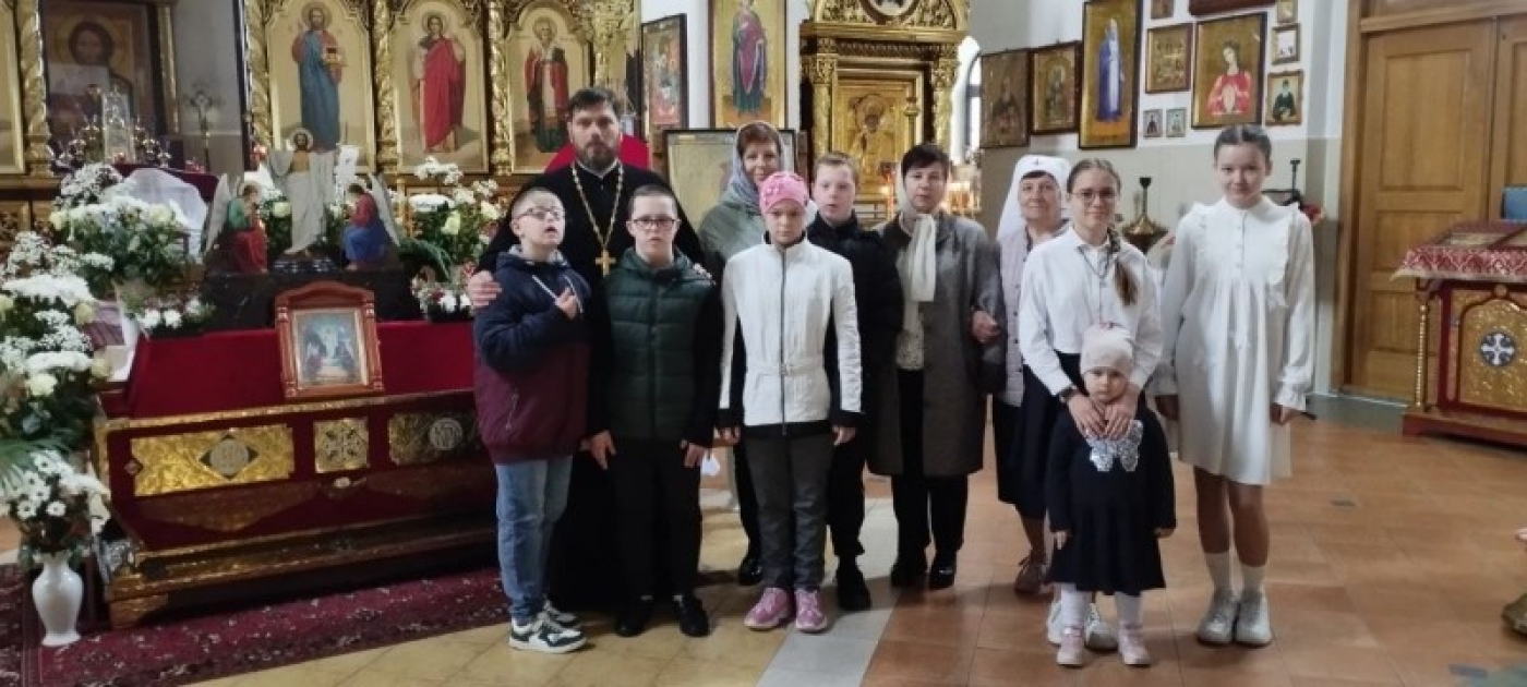 Учащиеся ГУСО "ЦКРОиР" посетили Свято Никольский Храм