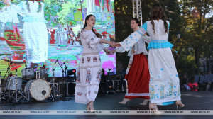 Олимпийский квест, показ мод и вокальное шоу. Как в Полоцке прошел второй день "Вытокаў"