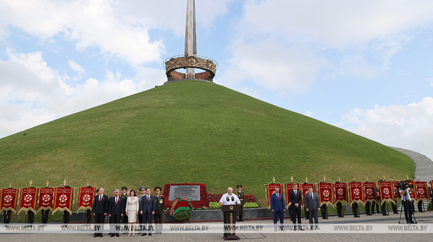 Лукашенко: мы будем делать все, чтобы выстоять и победить, потому что память мы не предаем