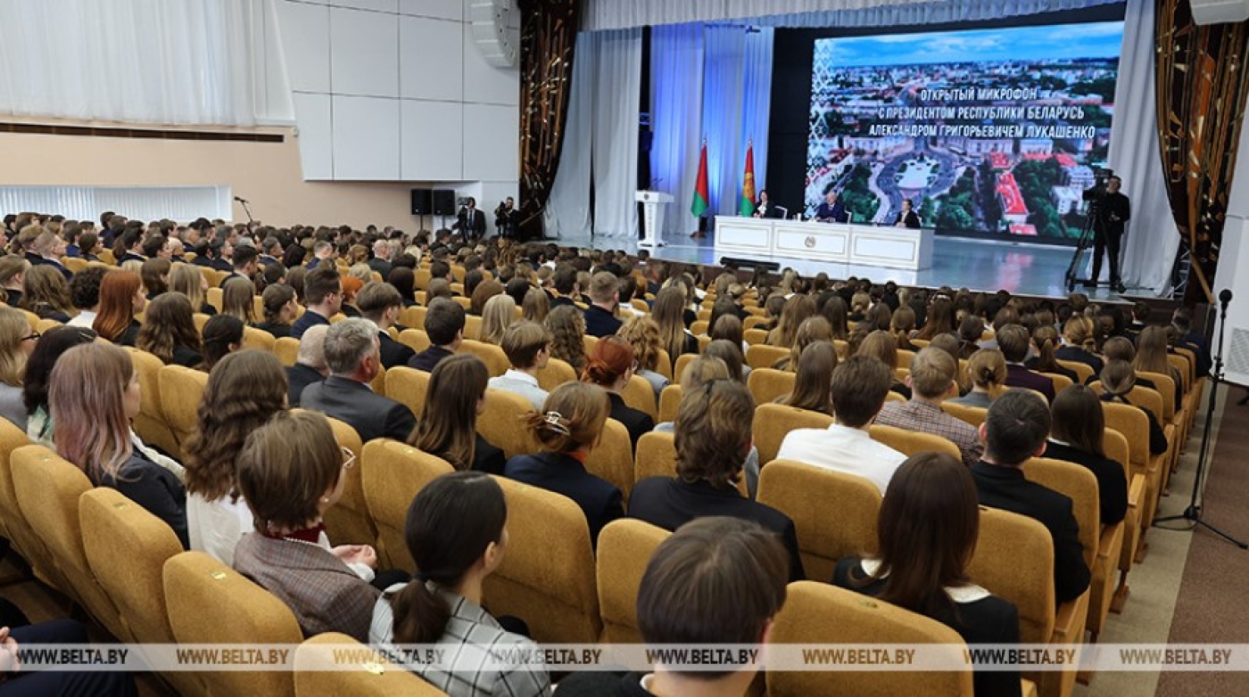 Лукашенко - студентам Минска: требовать перемен просто, а вот реализовать их - сложнее