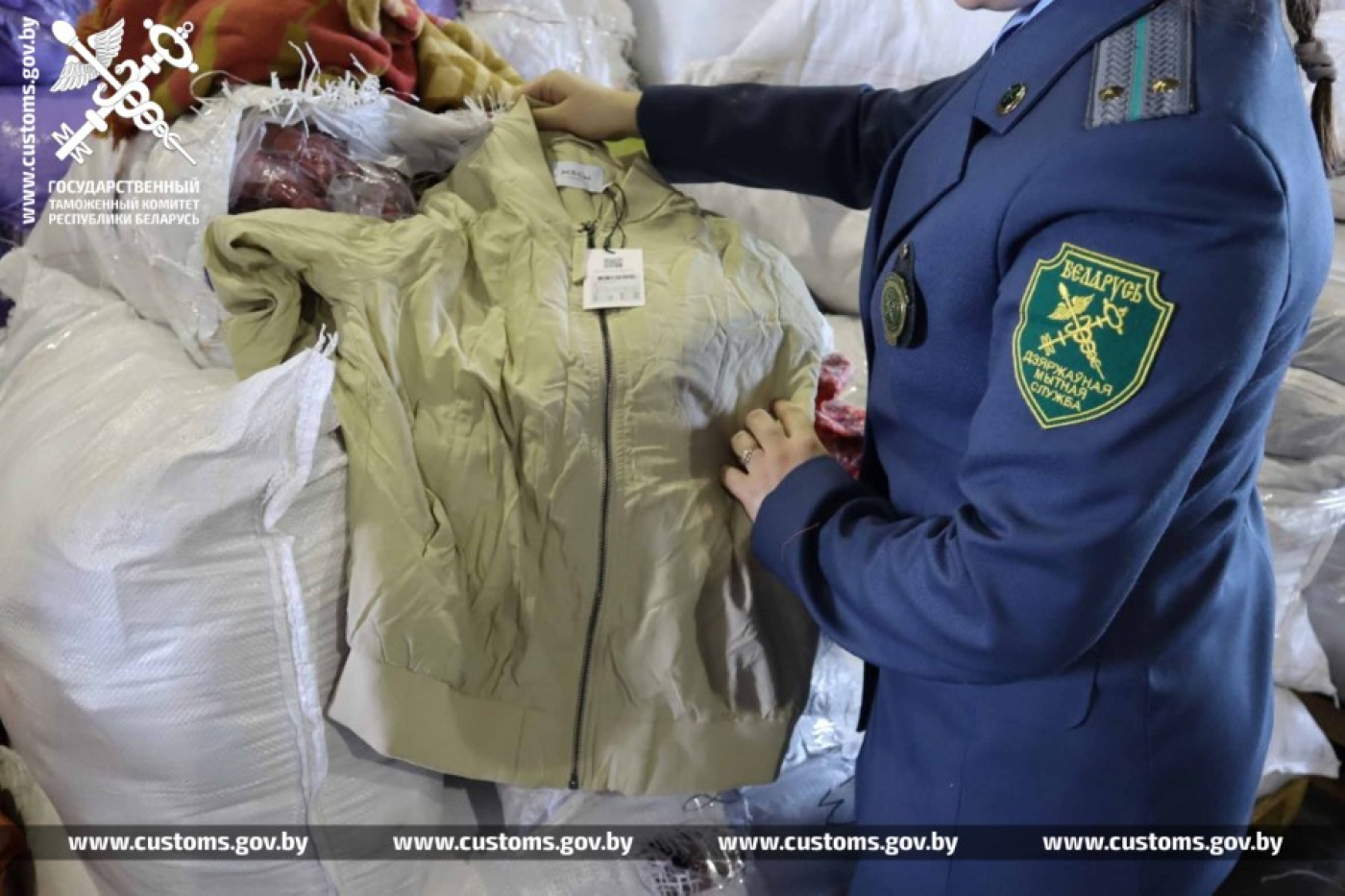 Минские таможенники пресекли попытку незаконного ввоза партии одежды