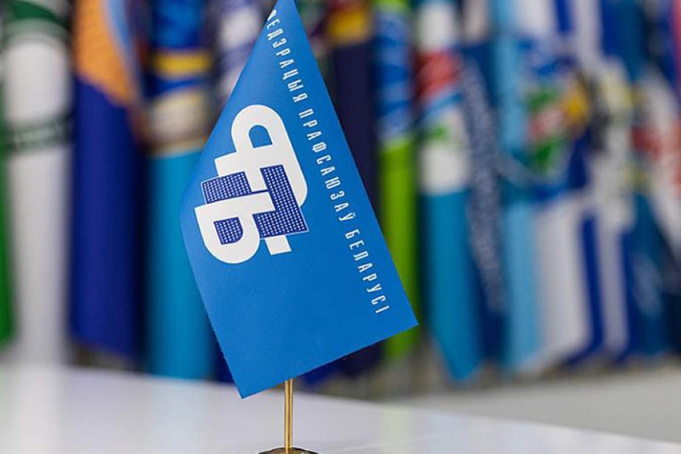 Может ли наниматель удержать из зарплаты за просроченную продукцию, рассказали в профсоюзе