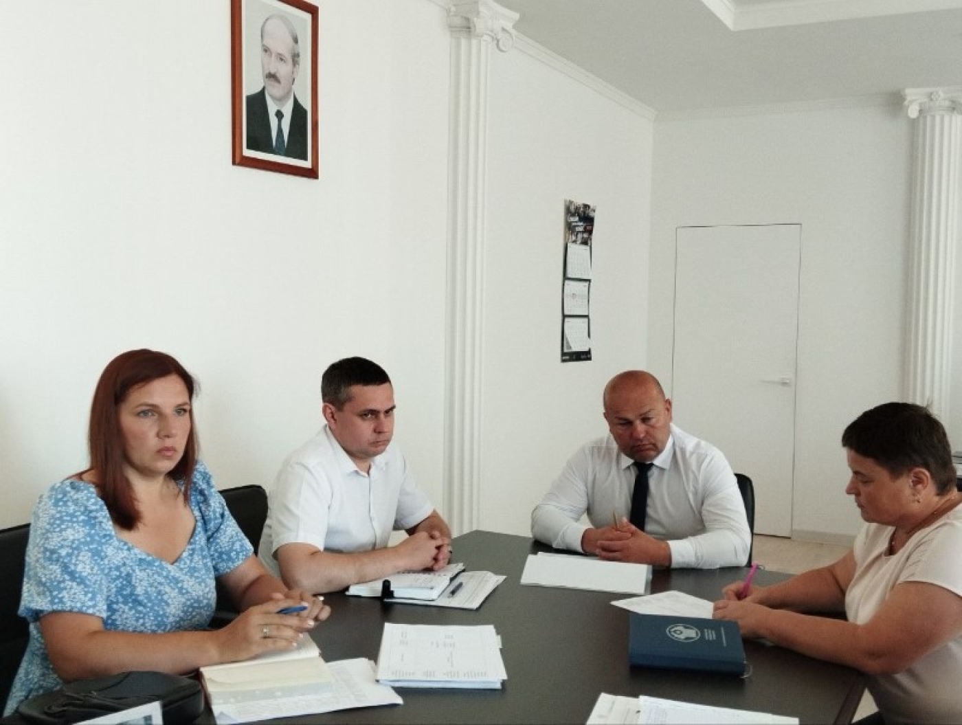 Председатель Березинского райисполкома Андрей Соколовский проводит прием граждан