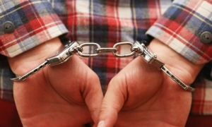 Вскрыл сейф магазина и инфокиоск. В Борисове задержали серийного вора