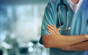 Минздрав утвердил график работы учреждений здравоохранения в выходные и праздничные дни в мае