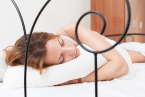 Чем ортопедическая подушка отличается от обычной