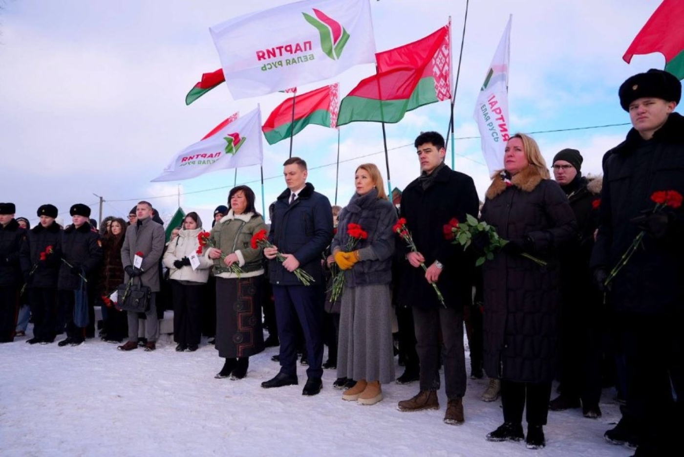 Память юных героев-антифашистов почтили митингом-реквиемом в Дзержинском районе