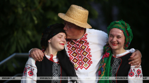 Битва помидорами и мастер-класс по полесским танцам: что интересного будет на фестивалях этого лета