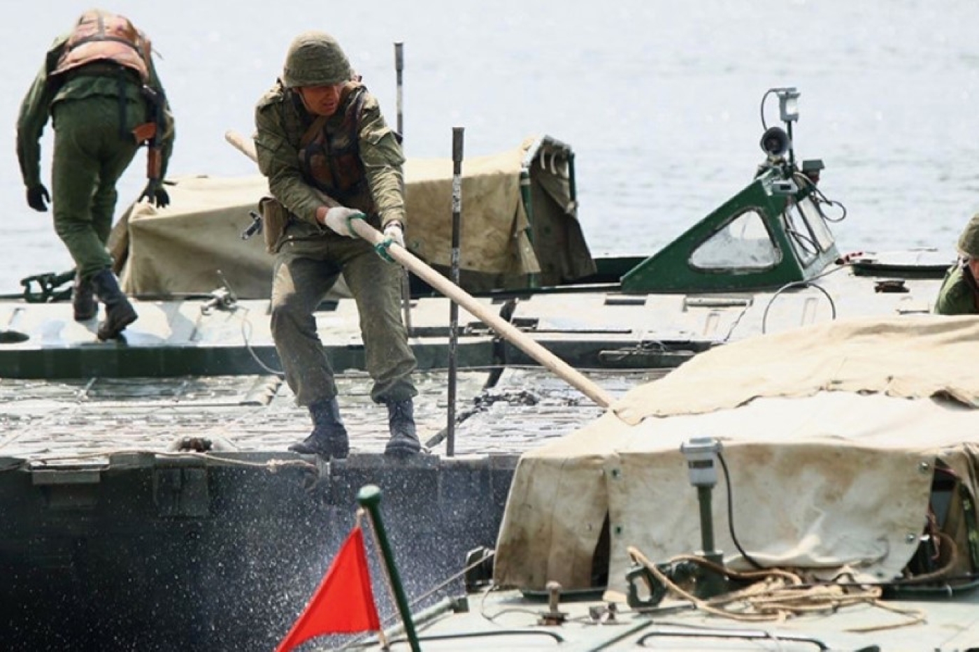 Лукашенко отметил значительный вклад инженерных войск в обеспечение военной безопасности государства