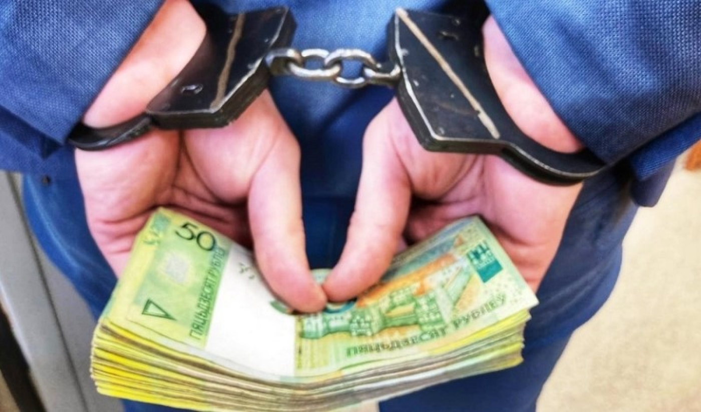 В столице главный бухгалтер похитила со счета организации более Br70 тыс.