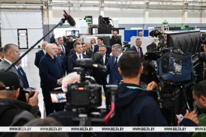 "Топором никто уже не работает". Лукашенко о востребованности в стране лесозаготовительной техники