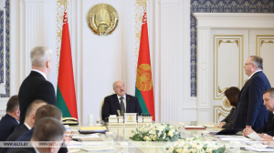 &quot;Заработали миллион - и мы дадим миллион&quot;. Лукашенко требует финансировать театры по схеме 50 на 50
