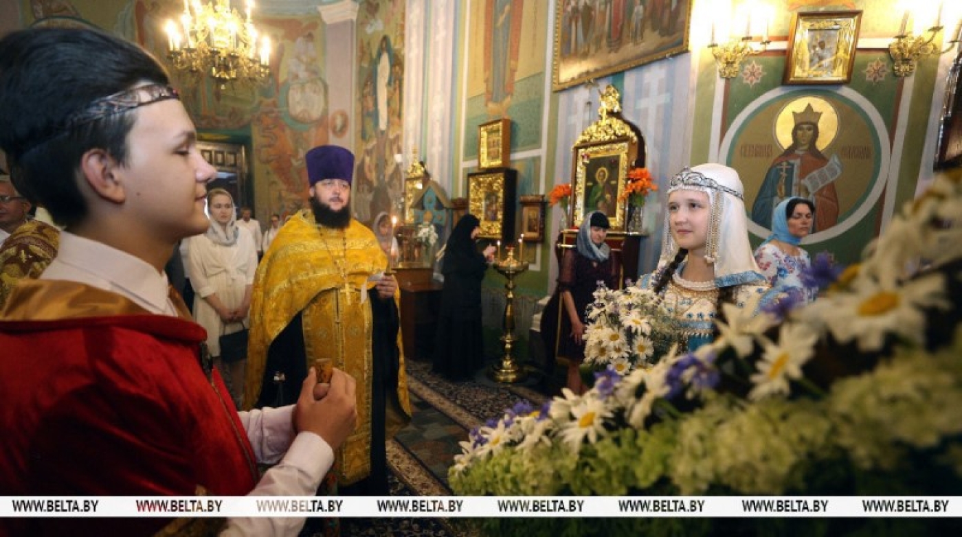 Православные верующие отмечают день святых Петра и Февронии