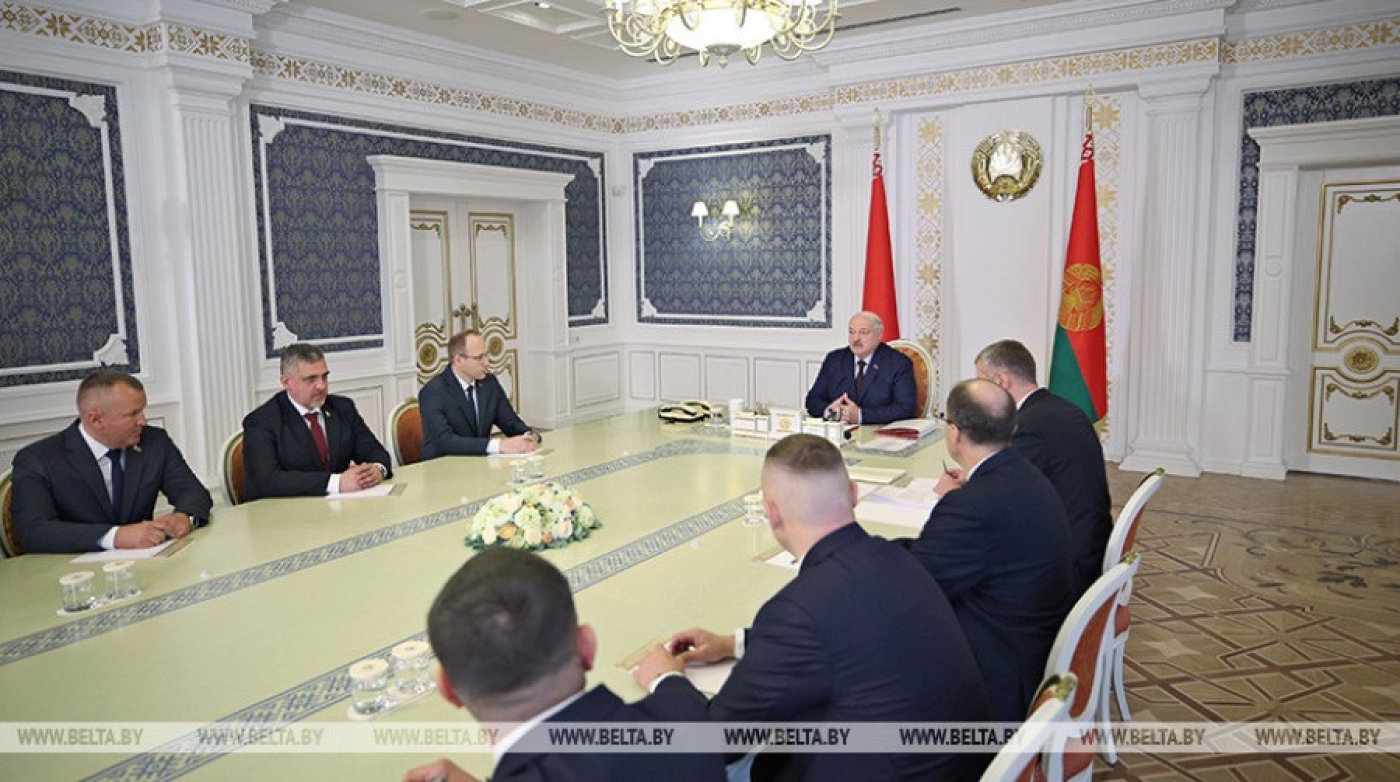 "Надо напрягаться". Лукашенко обозначил задачи для аграриев по уборочной кампании и севу озимых