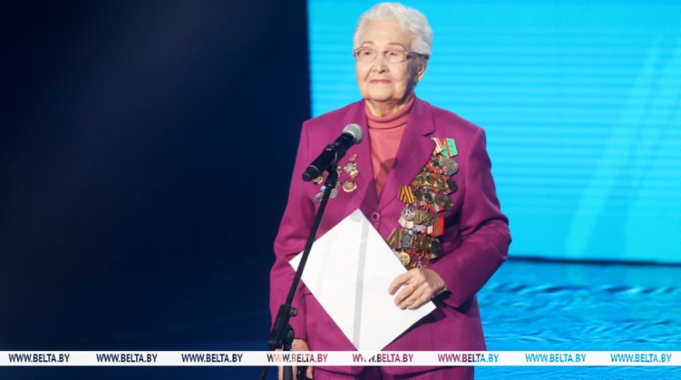 "Чувствовать себя счастливыми людьми". Завет участницы ВОВ на "Марафоне единства" в Гомеле