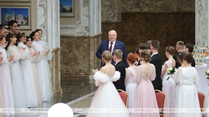 Атмосфера музыки, танца и таланта. Новогодний бал для молодежи открылся во Дворце Независимости