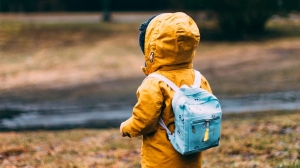 Тик у ребенка: когда пора бить тревогу и бежать к врачу?