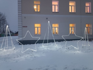 Креативные украшения к Новому году от библиотеки