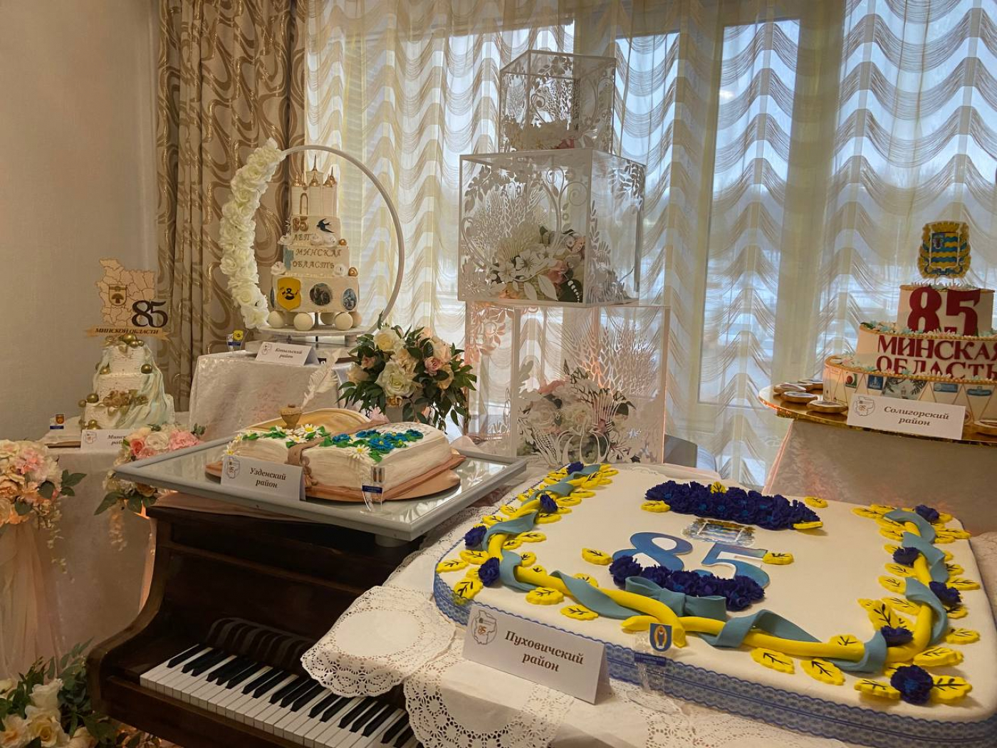 В центре внимания – выставка тортов