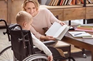 Какую финансовую поддержку оказывает государство семьям с детьми-инвалидами