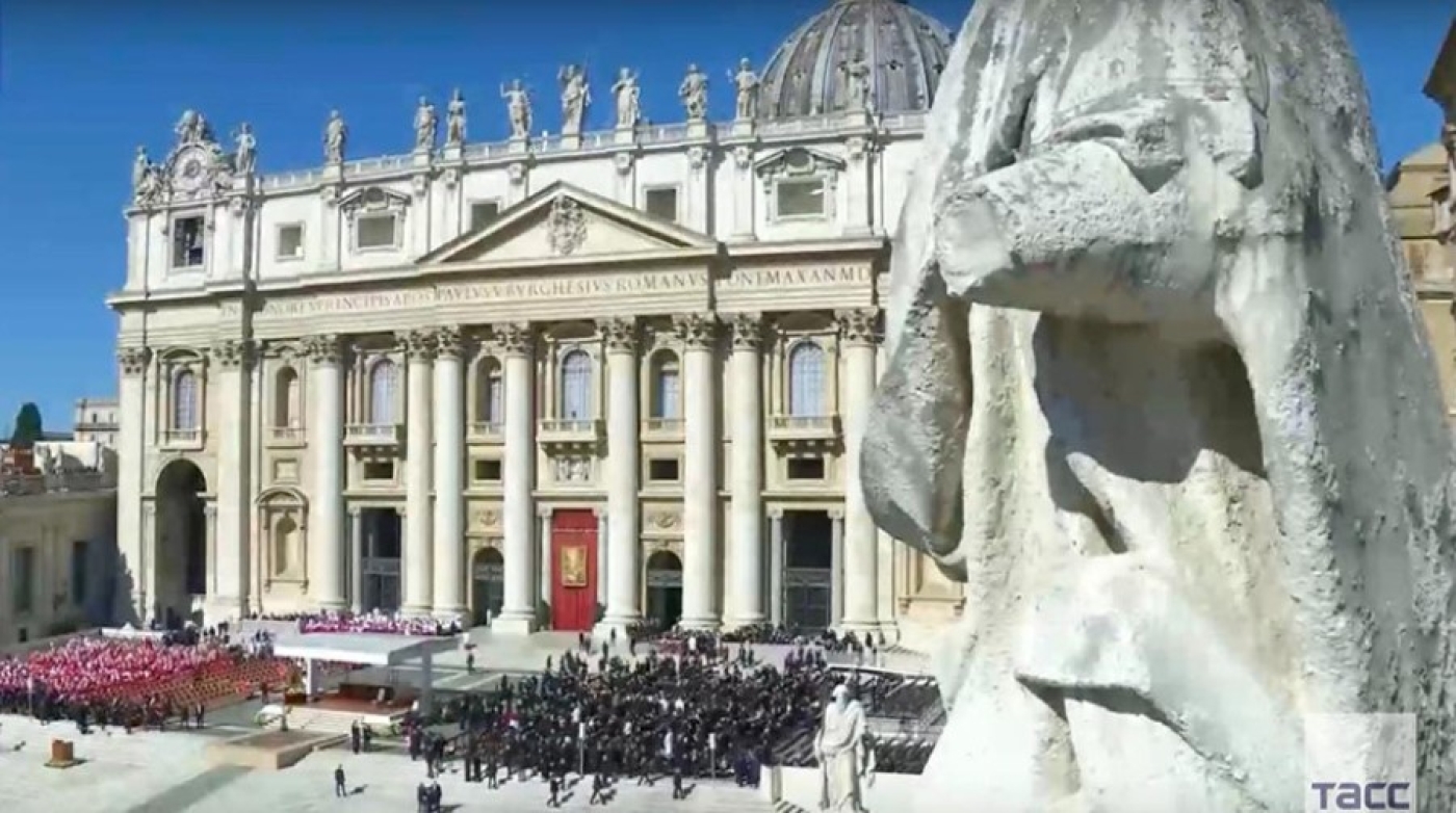 Прощание с Папой Франциском проходит в соборе Святого Петра в Риме