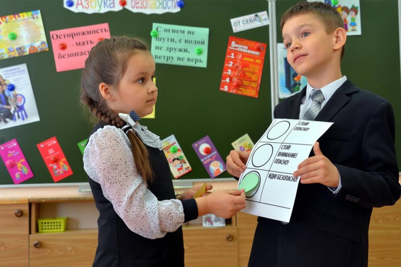 В белорусских школах появится учебник по ОБЖ