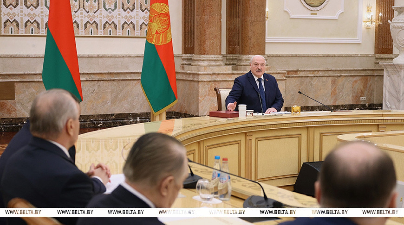 О зрелой нации, выполненных обещаниях и уверенности в будущем. Лукашенко в День Конституции сказал о главном