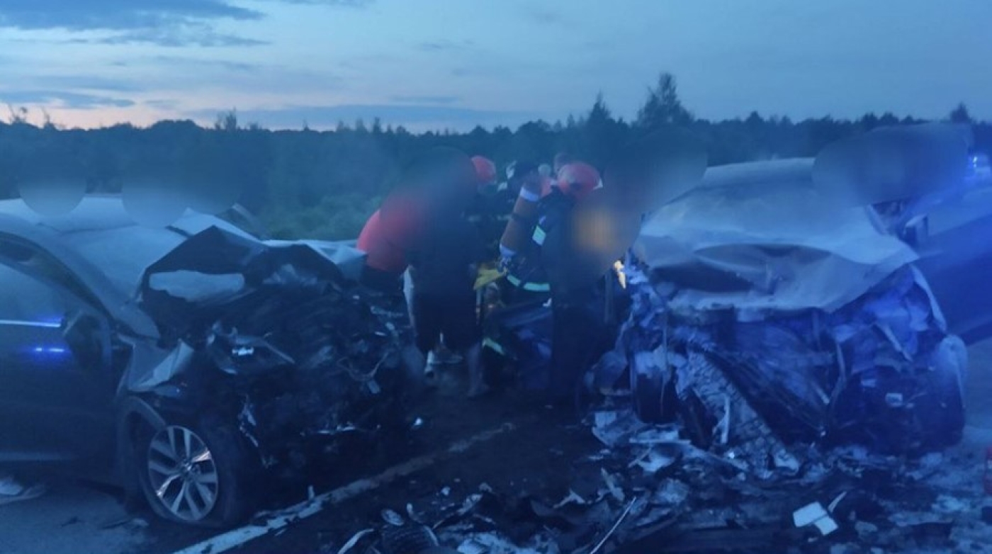 В Витебском районе в лобовом столкновении автомобилей один человек погиб, 4 получили травмы