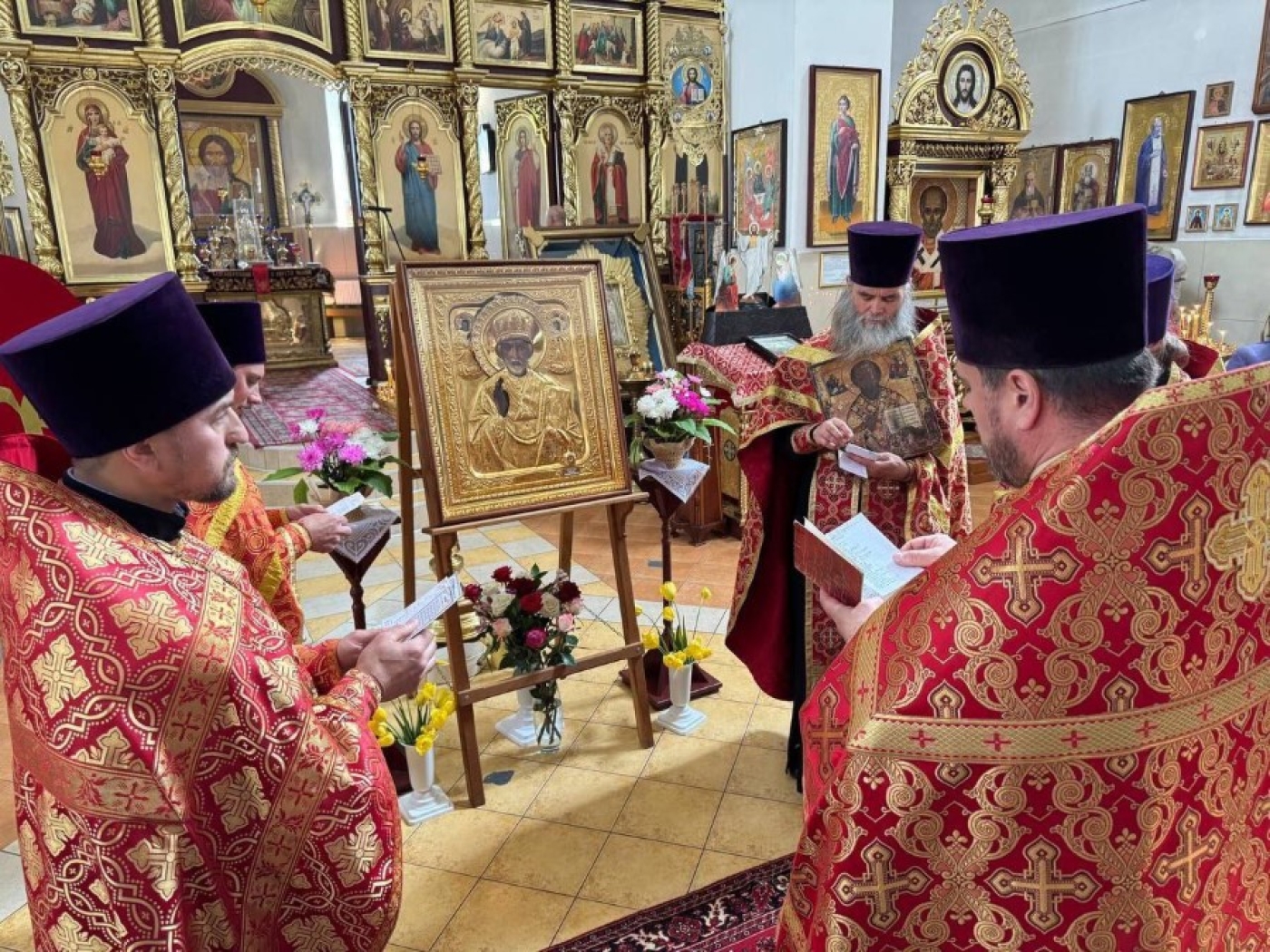 Никольский приход отметил Престольный праздник с молитвой, Крестным ходом и молебном