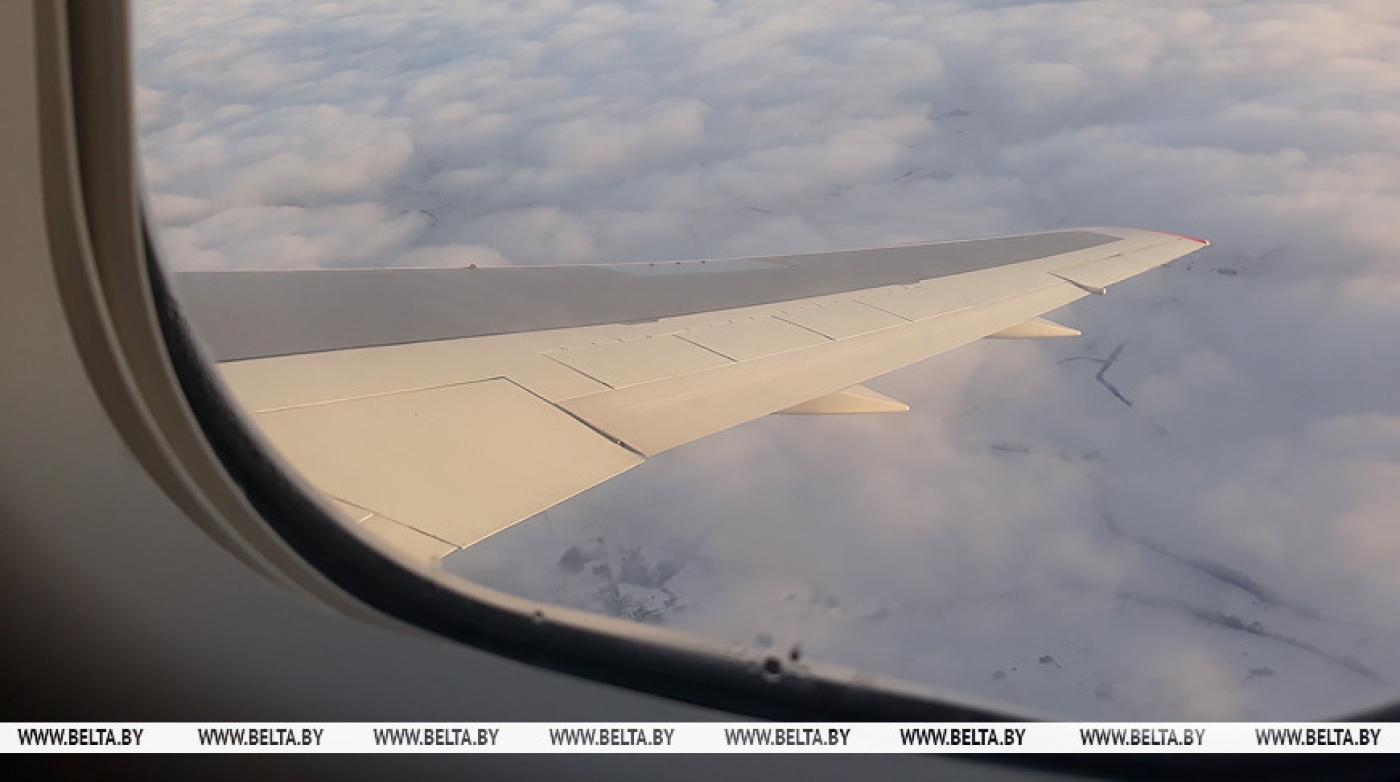 Лукашенко предложил проработать вопрос по организации прямого авиарейса Минск - Барнаул