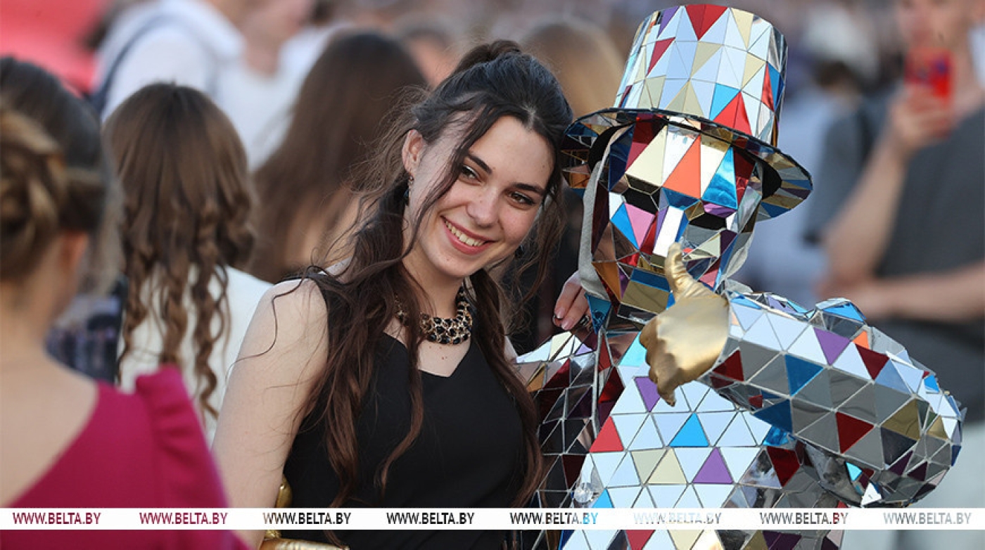 В Минске у Дворца спорта прошел Республиканский праздник для выпускников вузов-2024