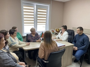 С трудовым коллективом ОАО "Бродец" встретилась Карина Макаревич