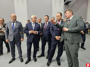 Топовый 90-тонный самосвал будет выходить серийно. На БЕЛАЗе открыли цех главного конвейера