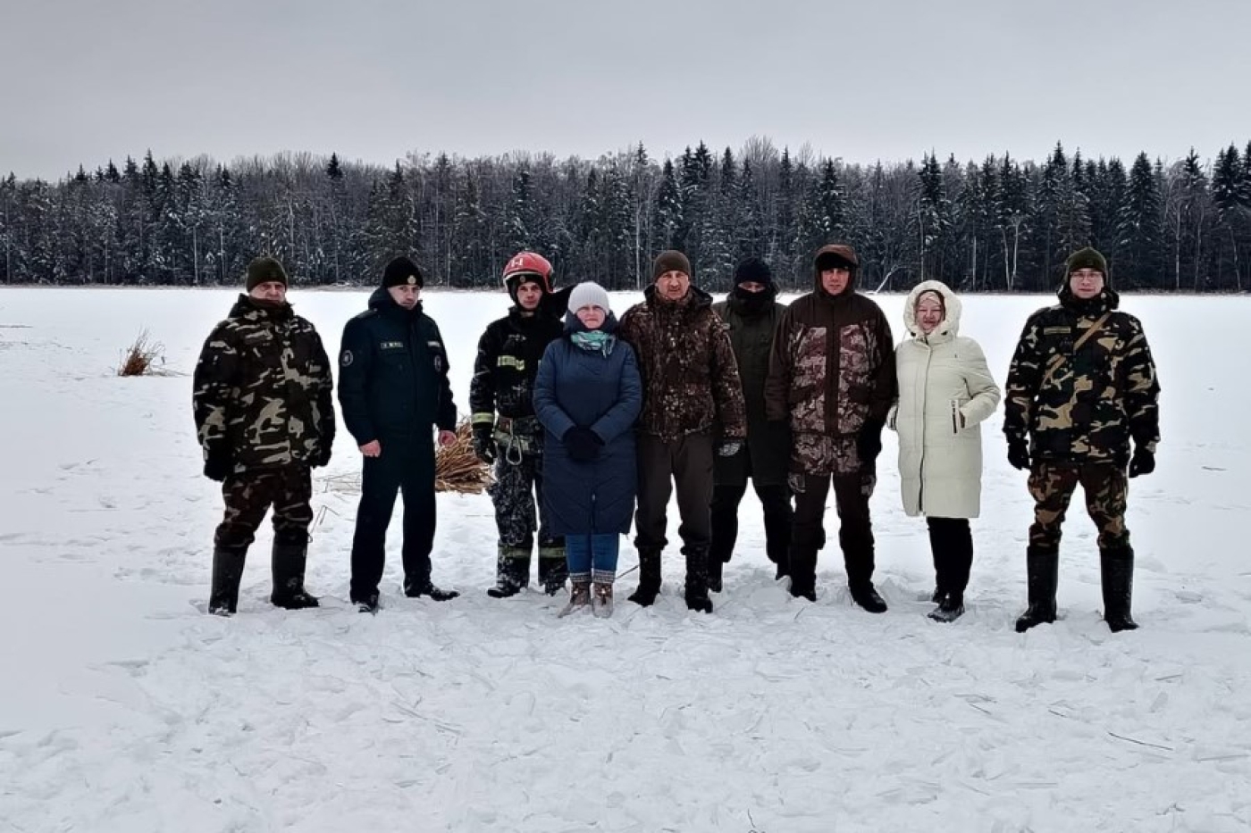 Забота о природе: специальные проруби на озере Окунь для спасения рыбы в зимний период